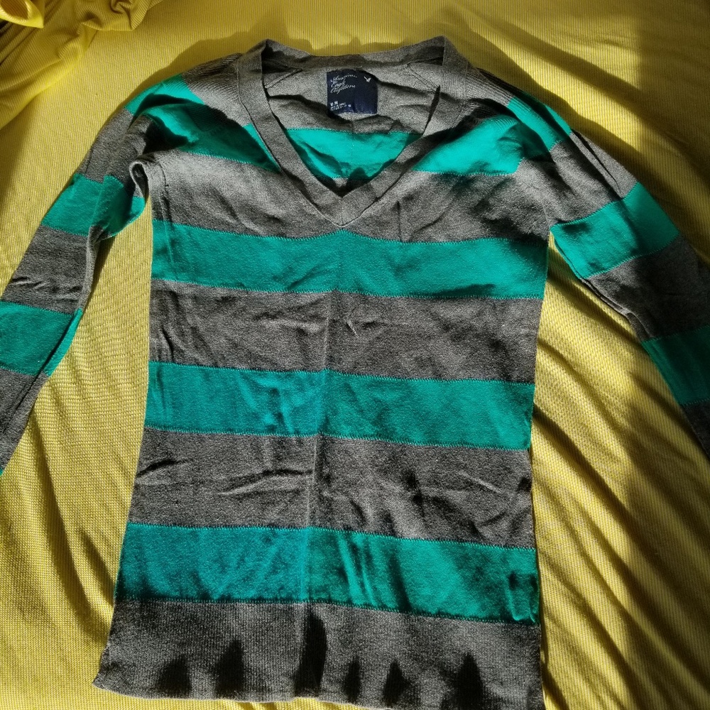American Eagle Gray/Green Sweater - Medium